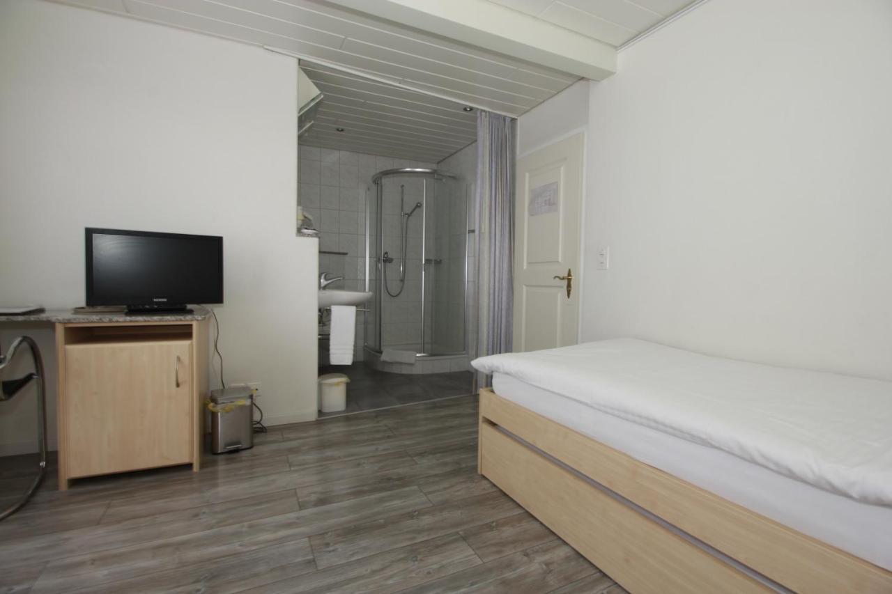 Hotel Hippel Krone Kerzers 外观 照片